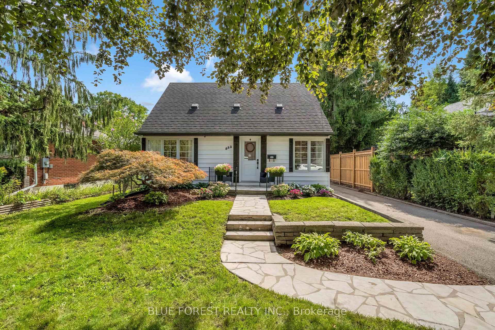 Photo 2 of 583 Mapledale Avenue, London, North G — HOMEH