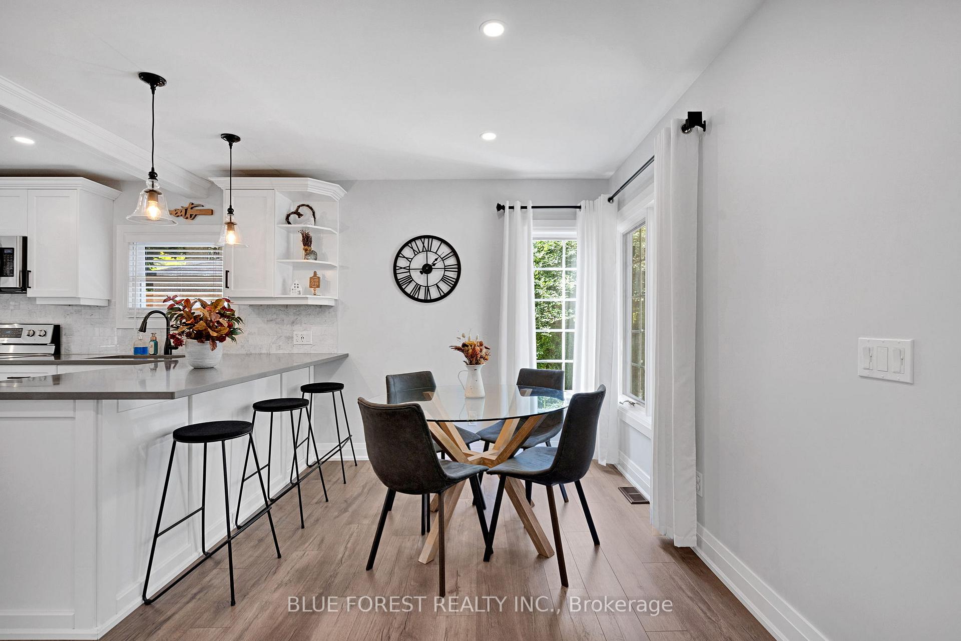 Photo 6 of 583 Mapledale Avenue, London, North G — HOMEH
