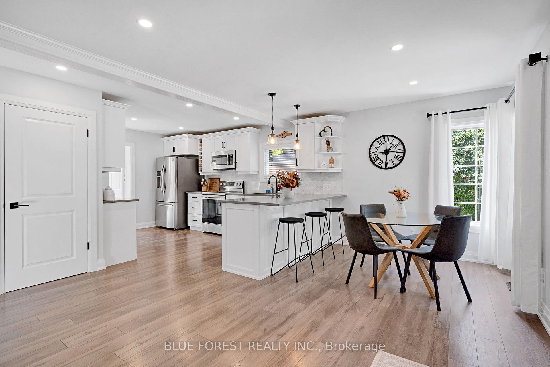 Photo 7 of 583 Mapledale Avenue, London, North G — HOMEH