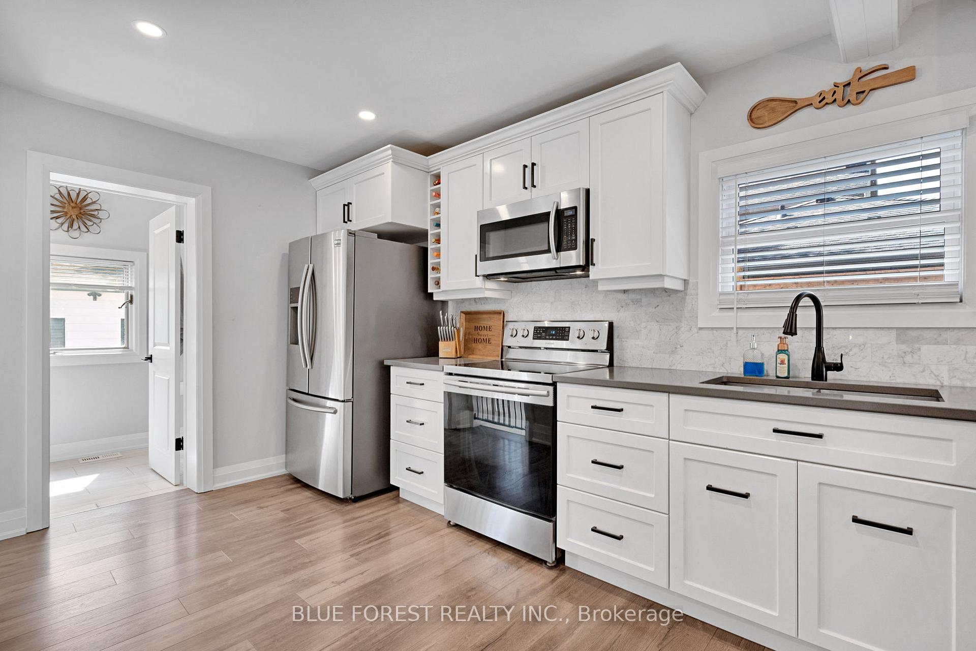 Photo 17 of 583 Mapledale Avenue, London, North G — HOMEH