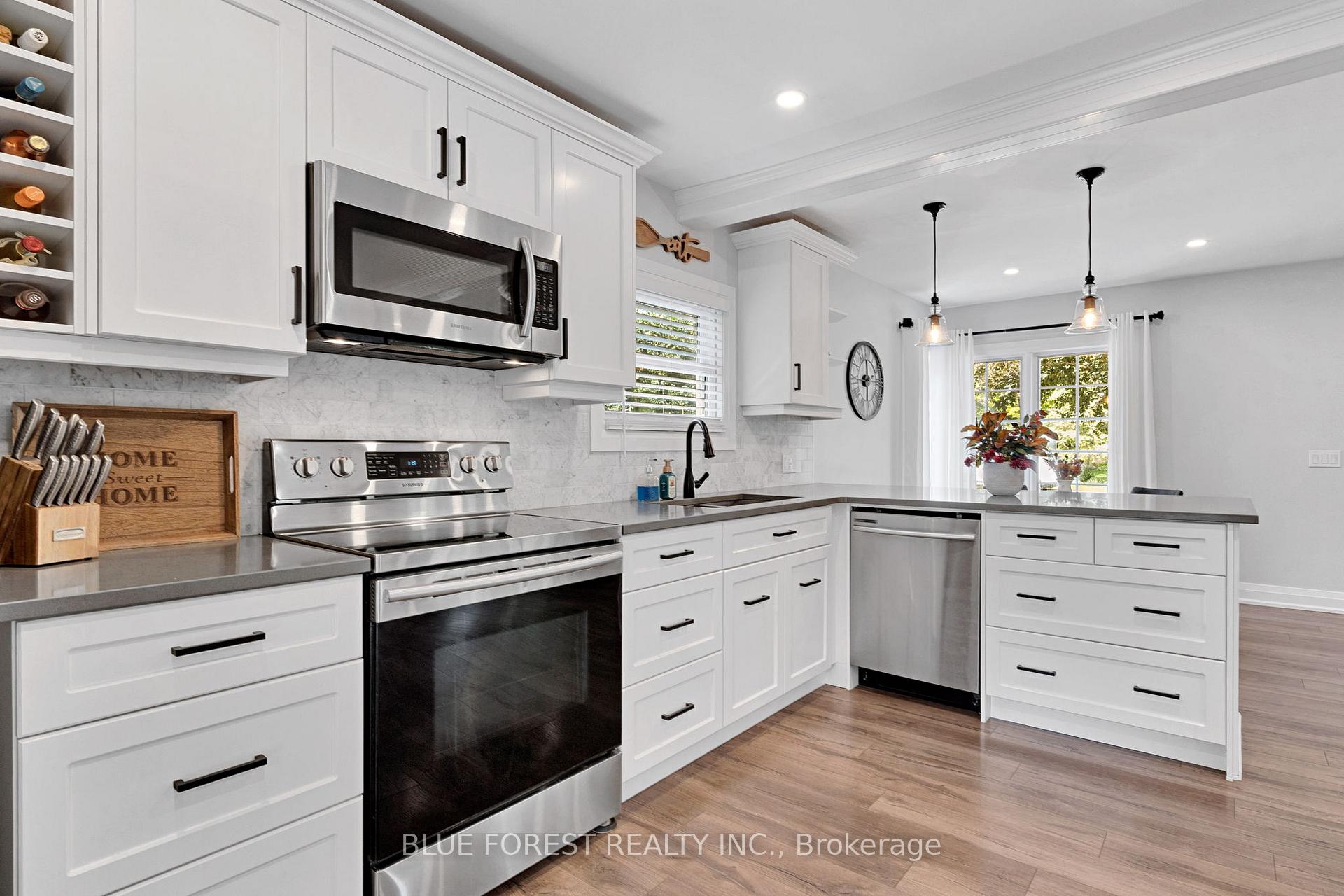 Photo 18 of 583 Mapledale Avenue, London, North G — HOMEH