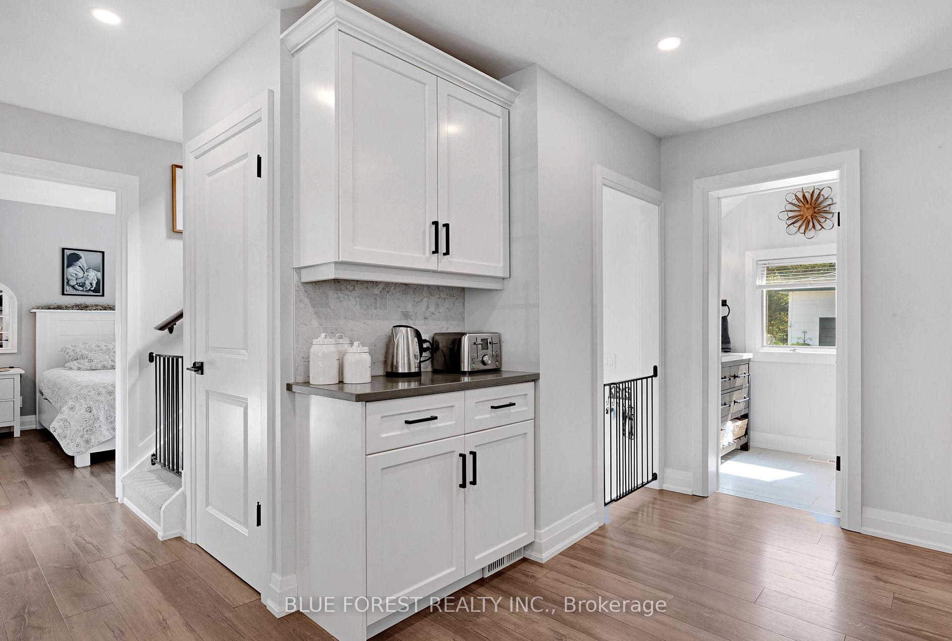 Photo 20 of 583 Mapledale Avenue, London, North G — HOMEH