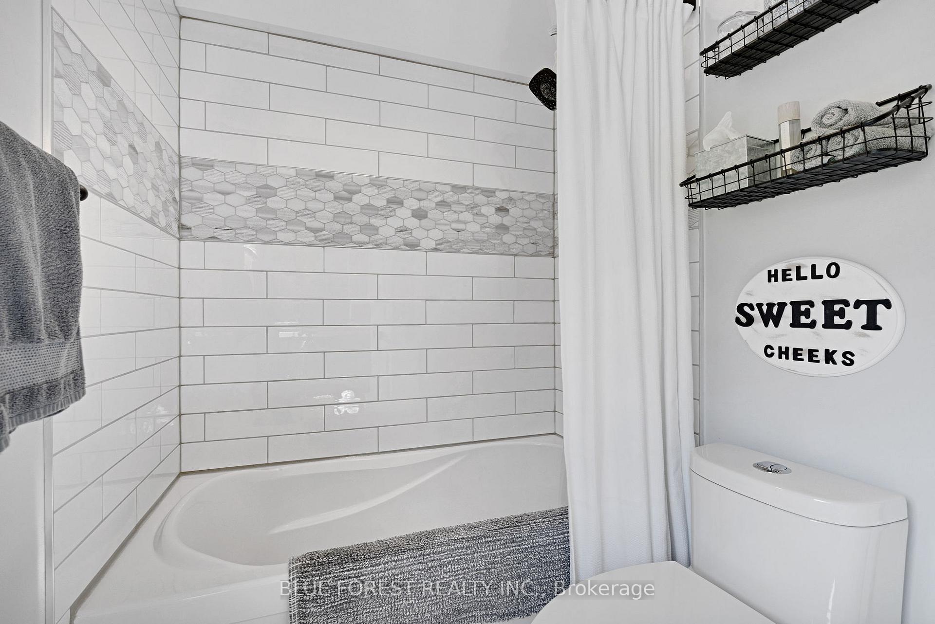 Photo 24 of 583 Mapledale Avenue, London, North G — HOMEH