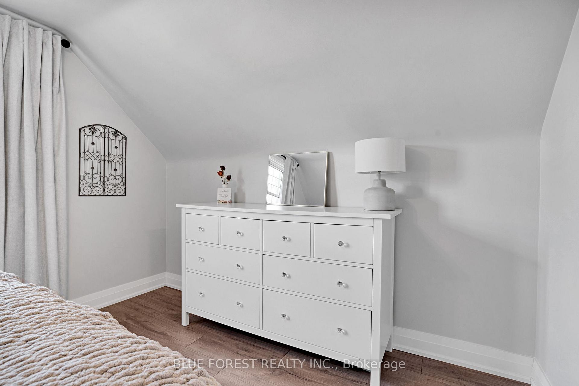 Photo 28 of 583 Mapledale Avenue, London, North G — HOMEH