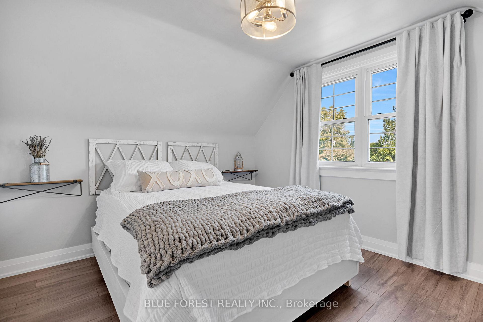 Photo 31 of 583 Mapledale Avenue, London, North G — HOMEH