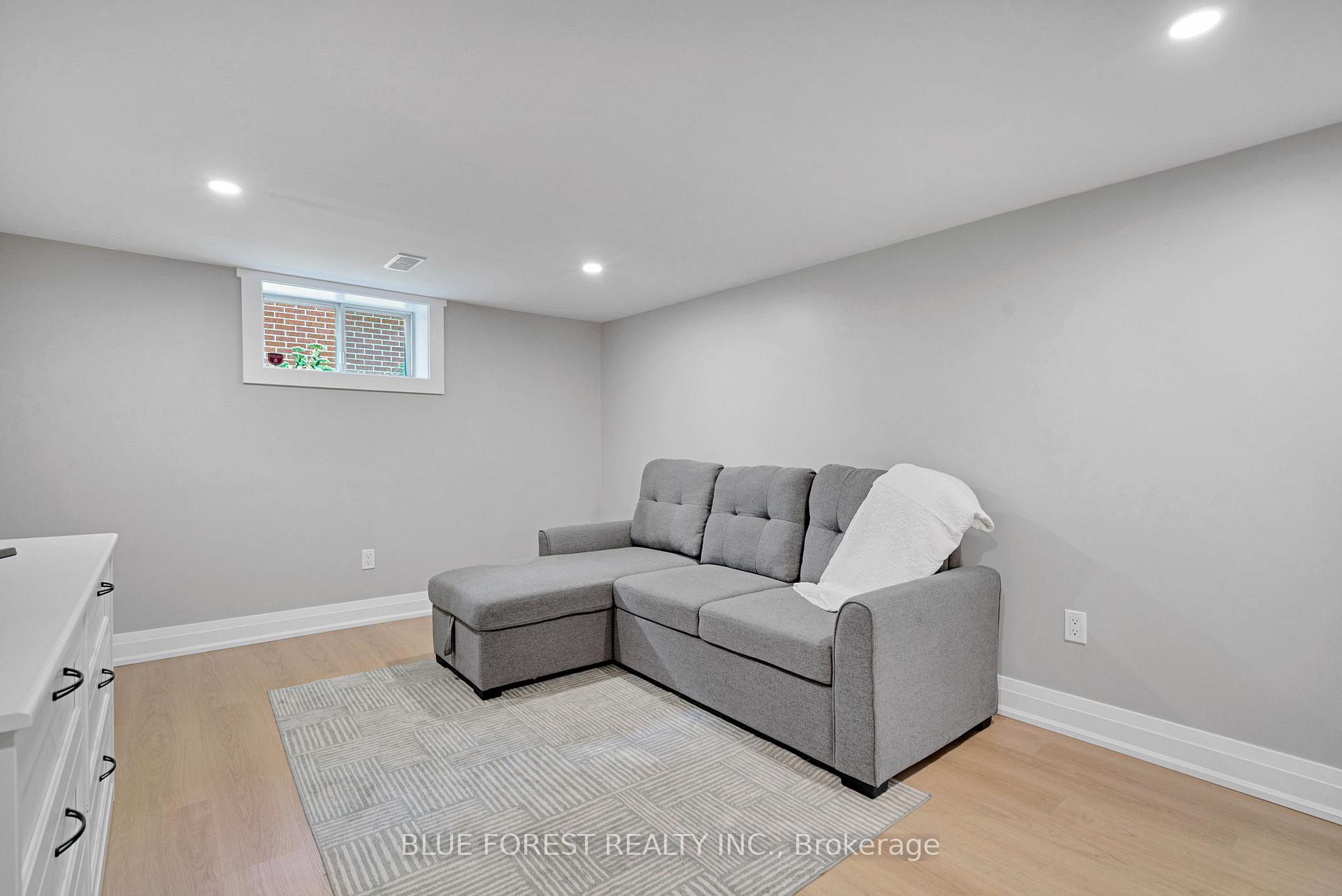 Photo 34 of 583 Mapledale Avenue, London, North G — HOMEH