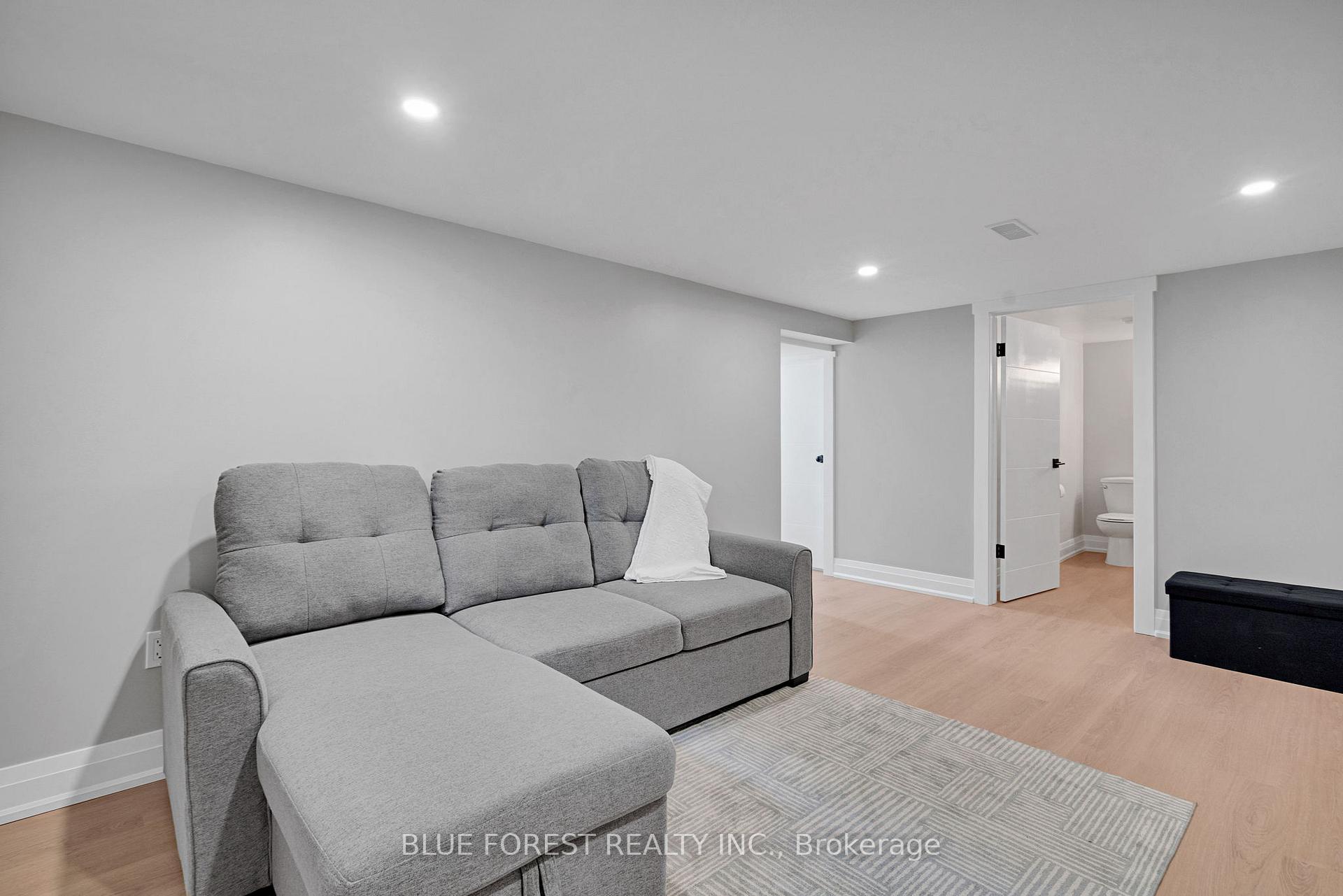 Photo 35 of 583 Mapledale Avenue, London, North G — HOMEH
