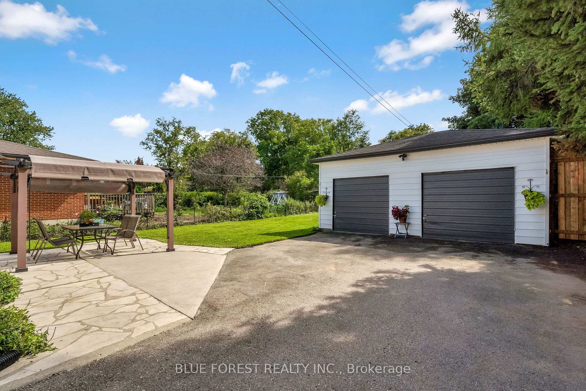 Photo 40 of 583 Mapledale Avenue, London, North G — HOMEH