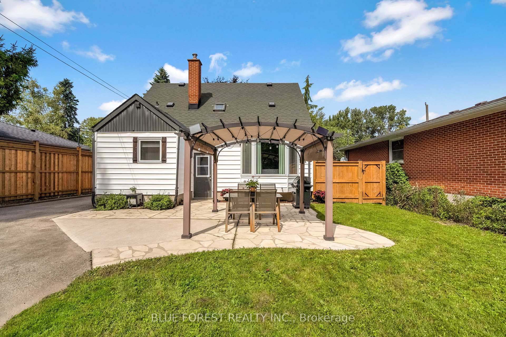 Photo 42 of 583 Mapledale Avenue, London, North G — HOMEH