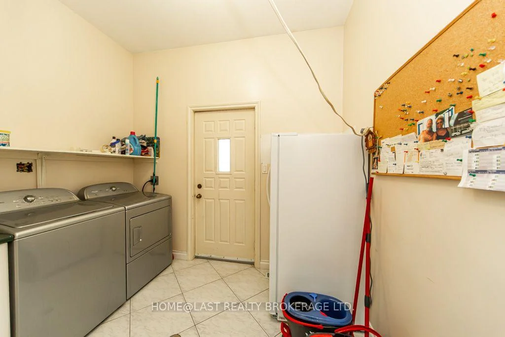 Photo 21 of 29 Conlins Road, Scarborough, Highland Creek — HOMEH