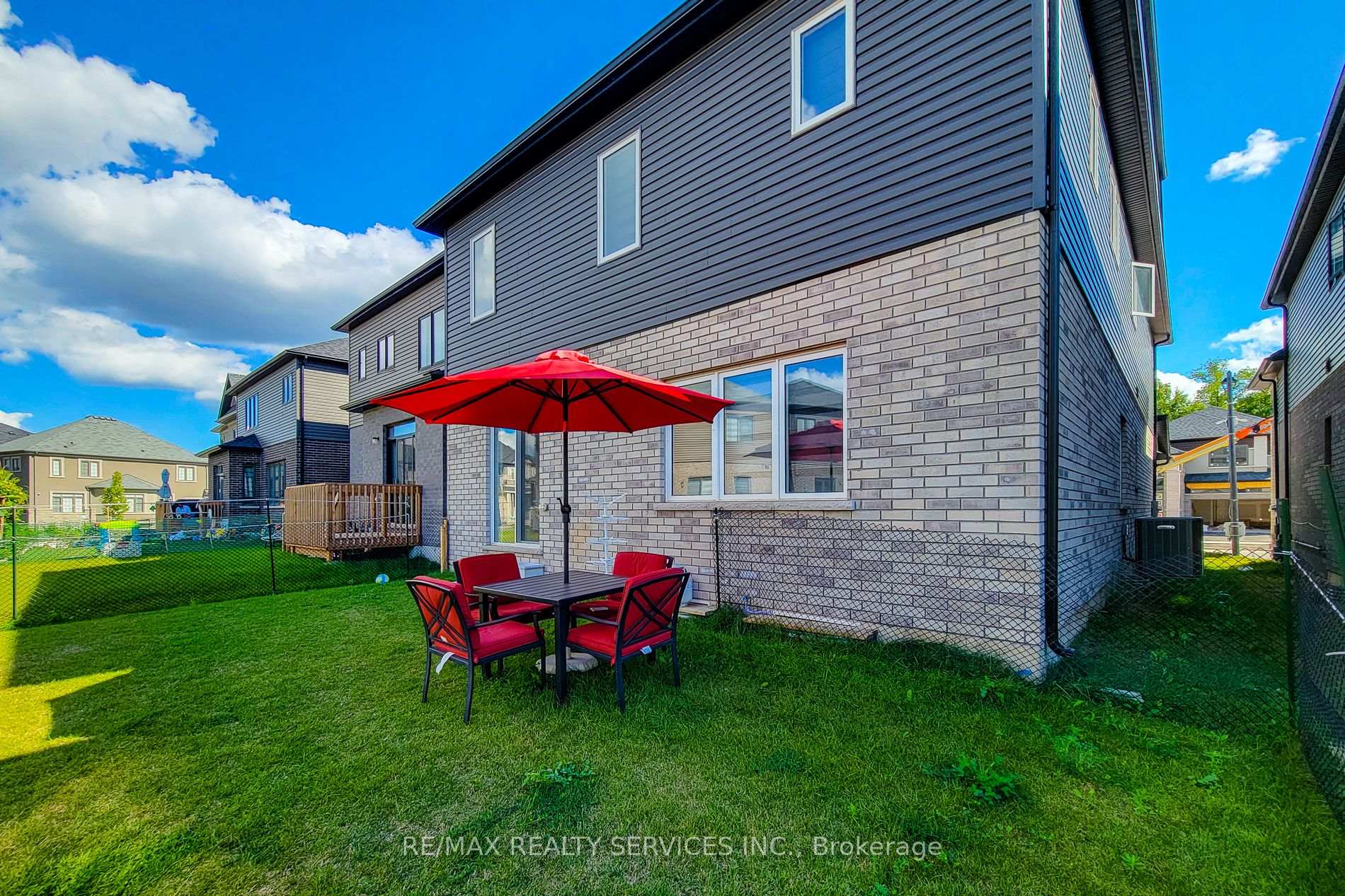 Photo 40 of 8 Waldron Street, Brantford, Northwest Industrial — HOMEH