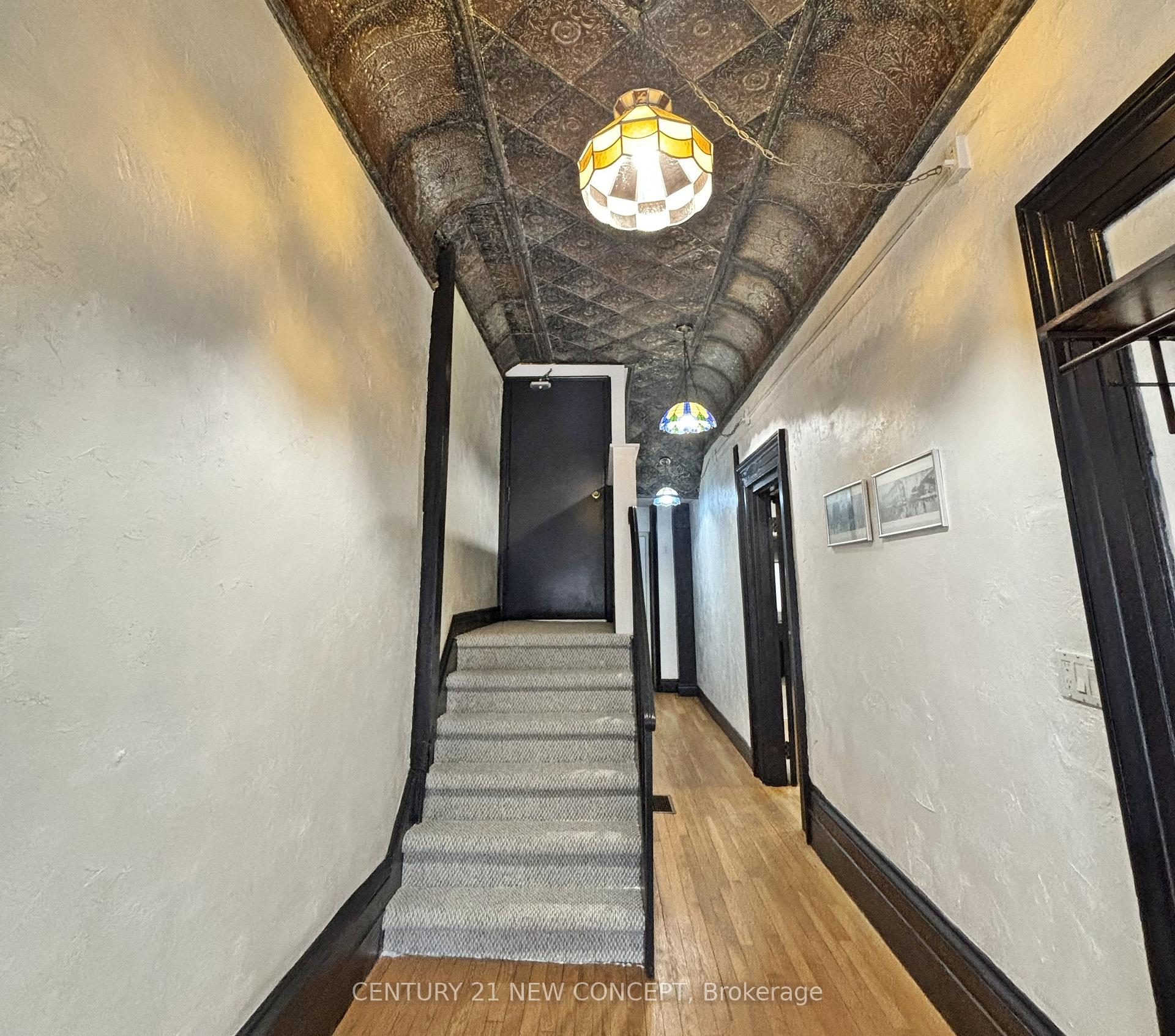 Photo 10 of 146 James Street S, Hamilton, Durand — HOMEH