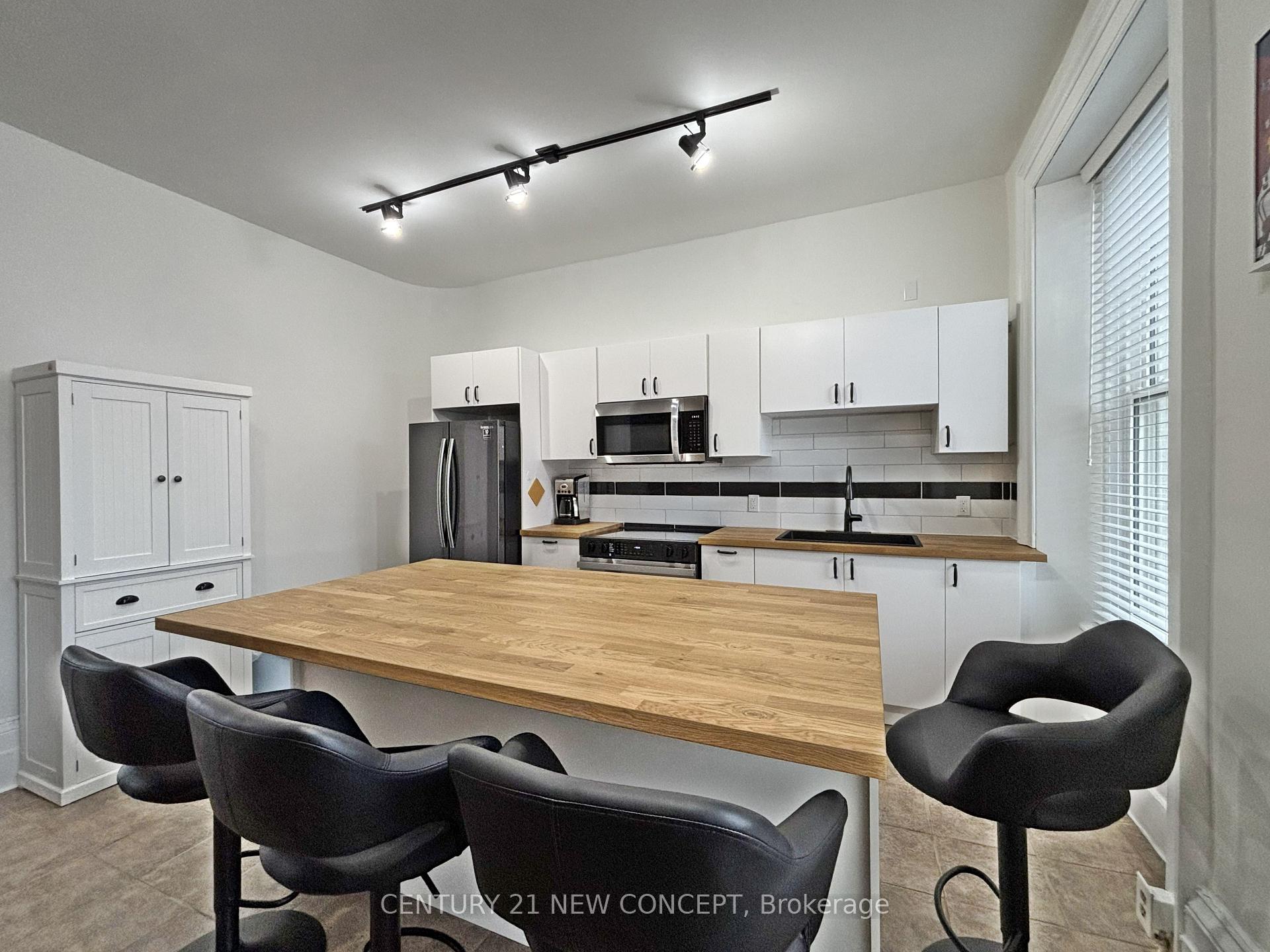 Photo 16 of 146 James Street S, Hamilton, Durand — HOMEH