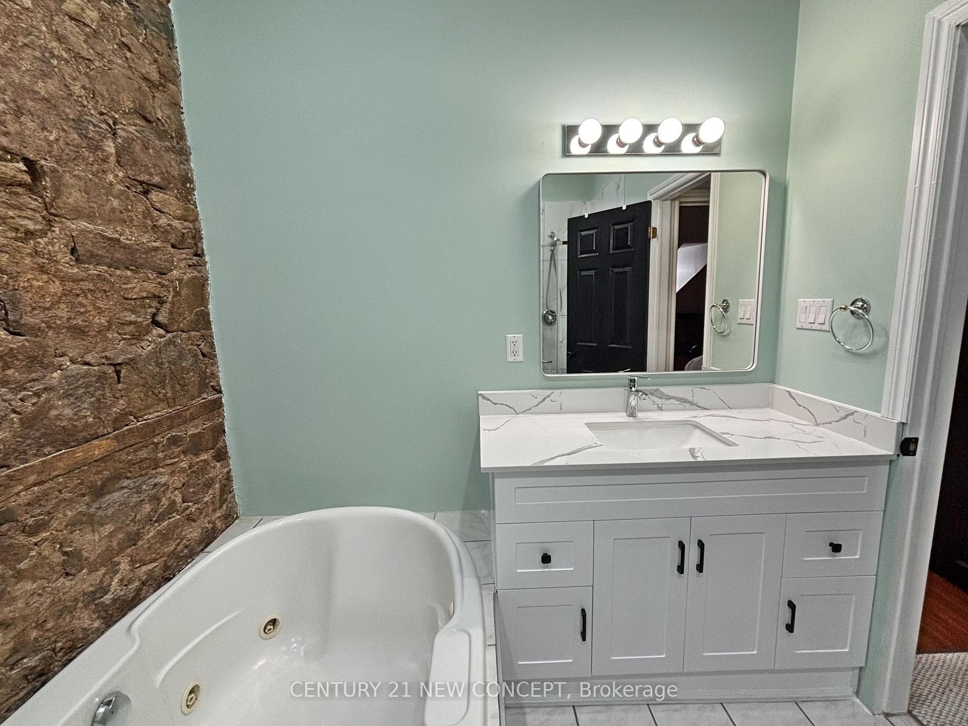 Photo 25 of 146 James Street S, Hamilton, Durand — HOMEH