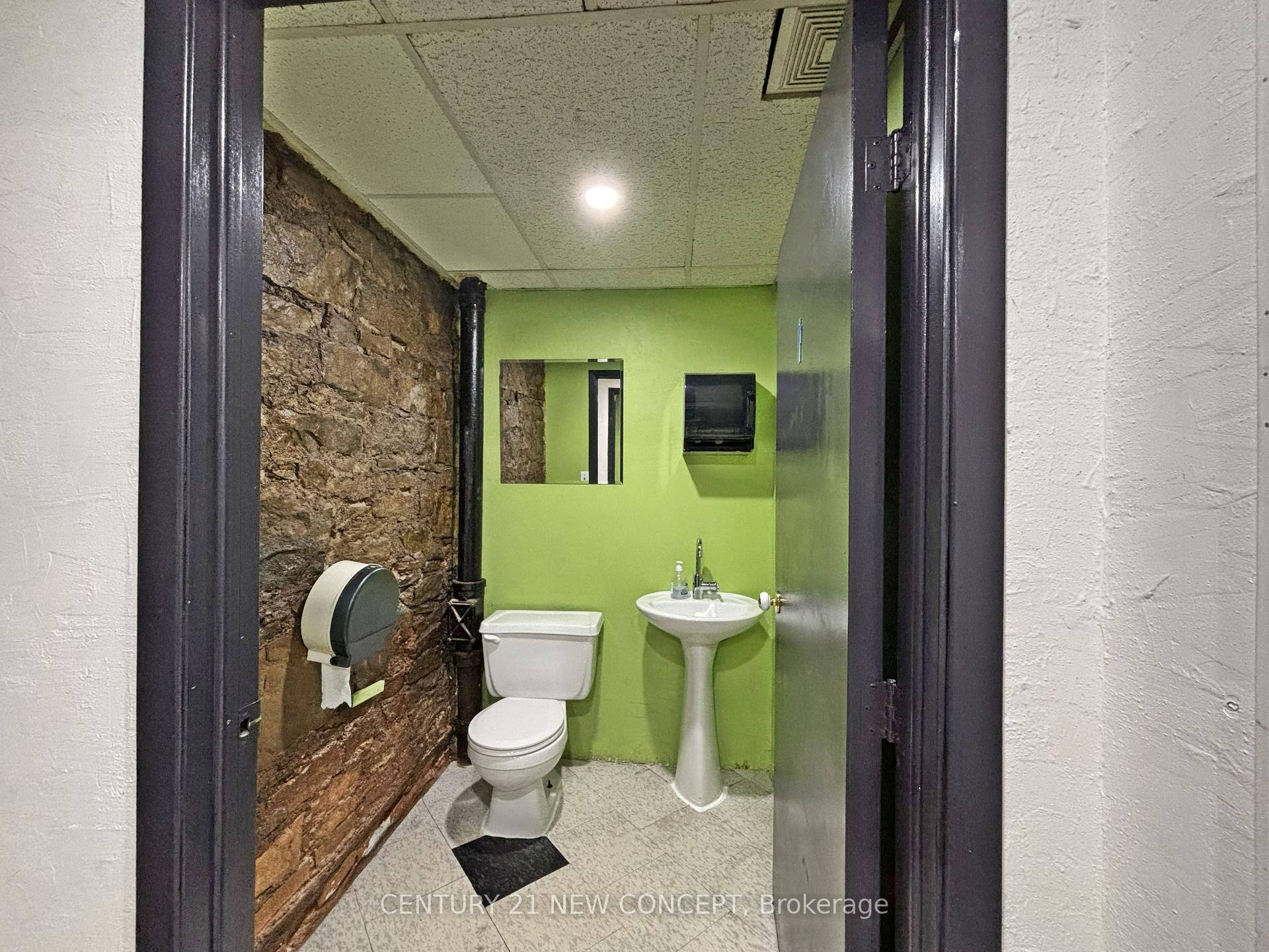 Photo 35 of 146 James Street S, Hamilton, Durand — HOMEH