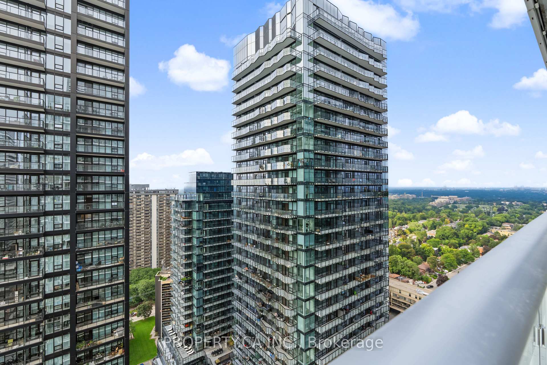 Photo 3 of Unit 3011, 99 Broadway Avenue, Toronto, Mount Pleasant West — HOMEH