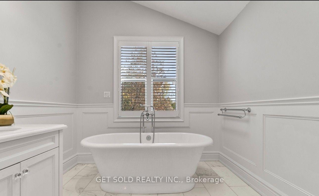 Photo 21 of 2552 Jarvis Street, Mississauga, Erindale — HOMEH