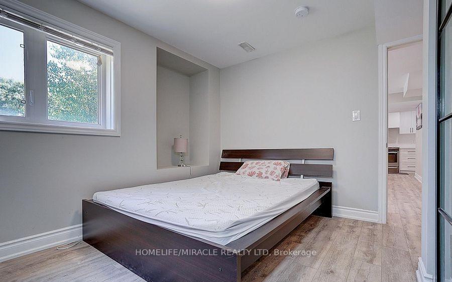 Photo 4 of 28 Hunwicks Crescent, Ajax, Northeast Ajax — HOMEH