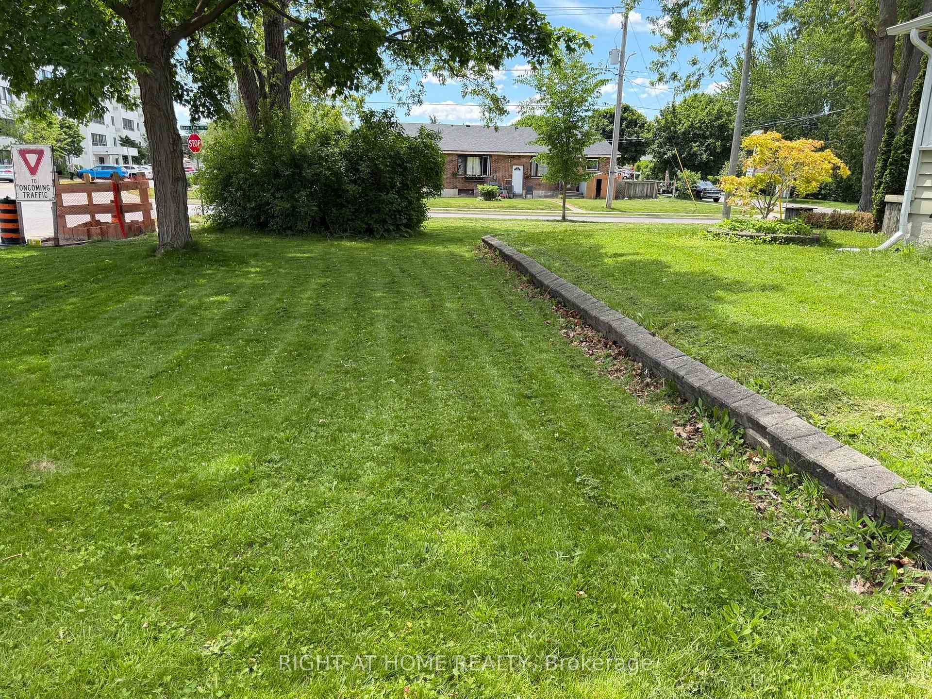 Photo 14 of 144 Baseline Road W, London, South D — HOMEH