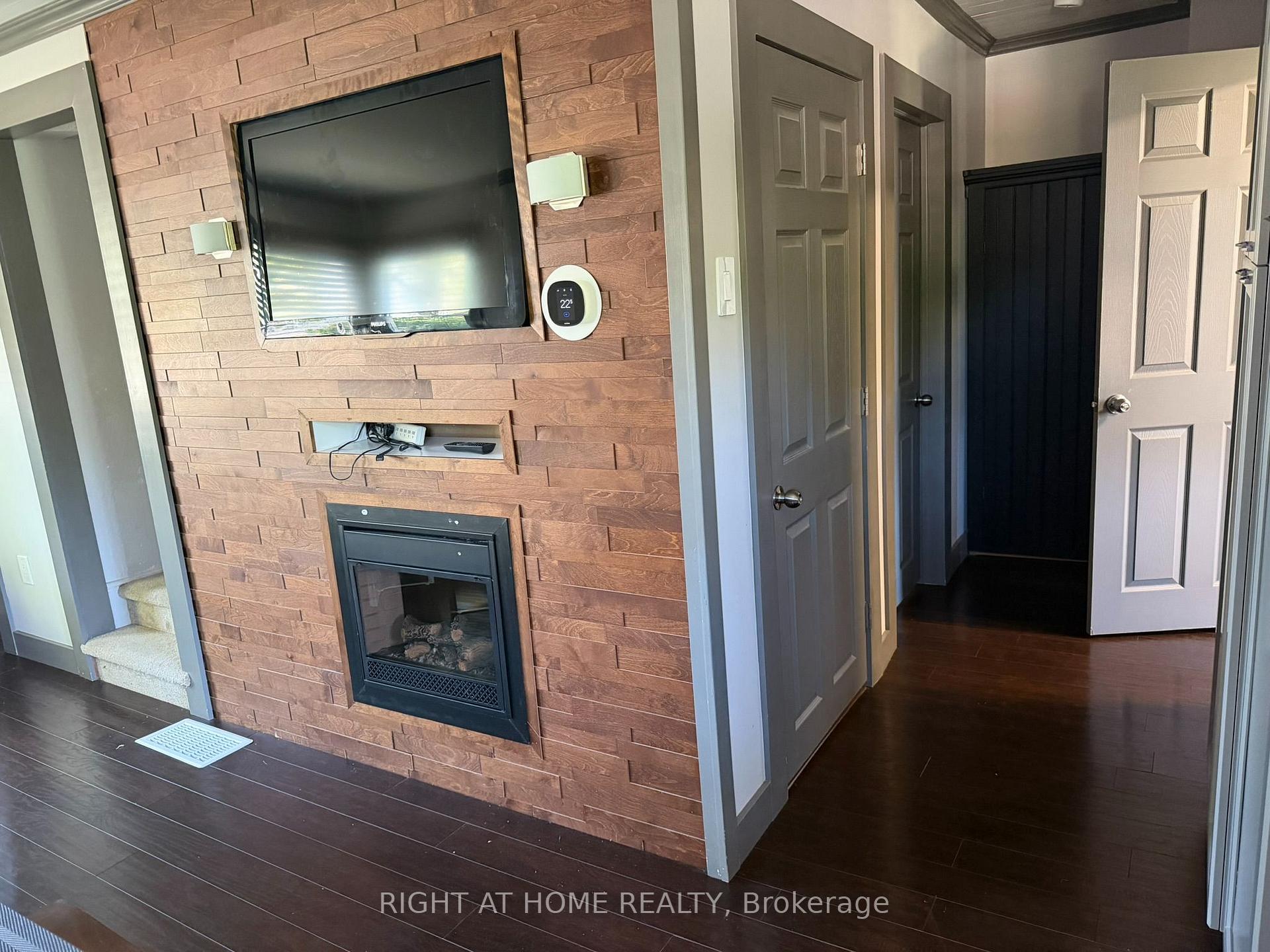 Photo 16 of 144 Baseline Road W, London, South D — HOMEH