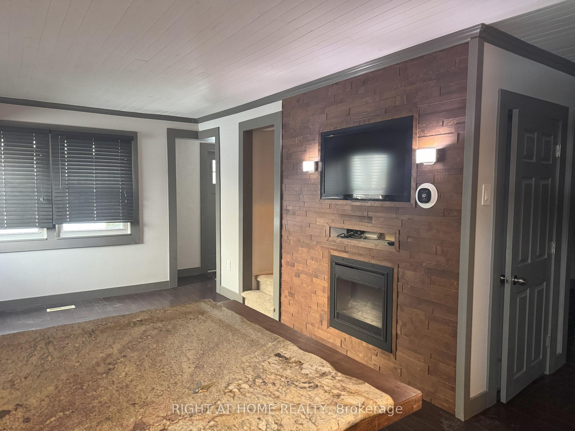 Photo 18 of 144 Baseline Road W, London, South D — HOMEH