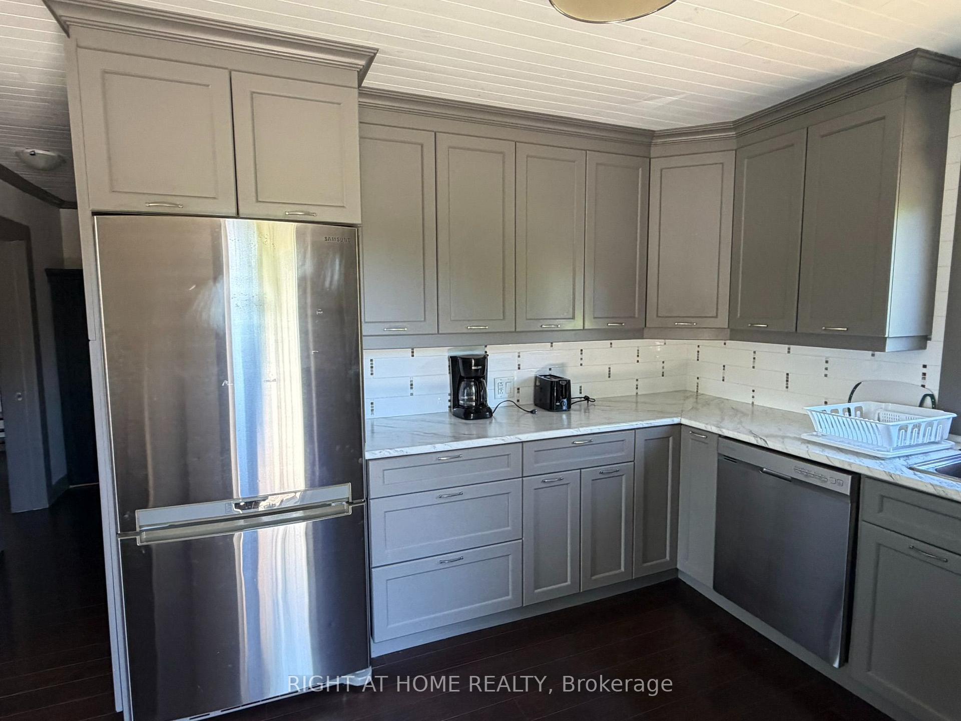 Photo 22 of 144 Baseline Road W, London, South D — HOMEH