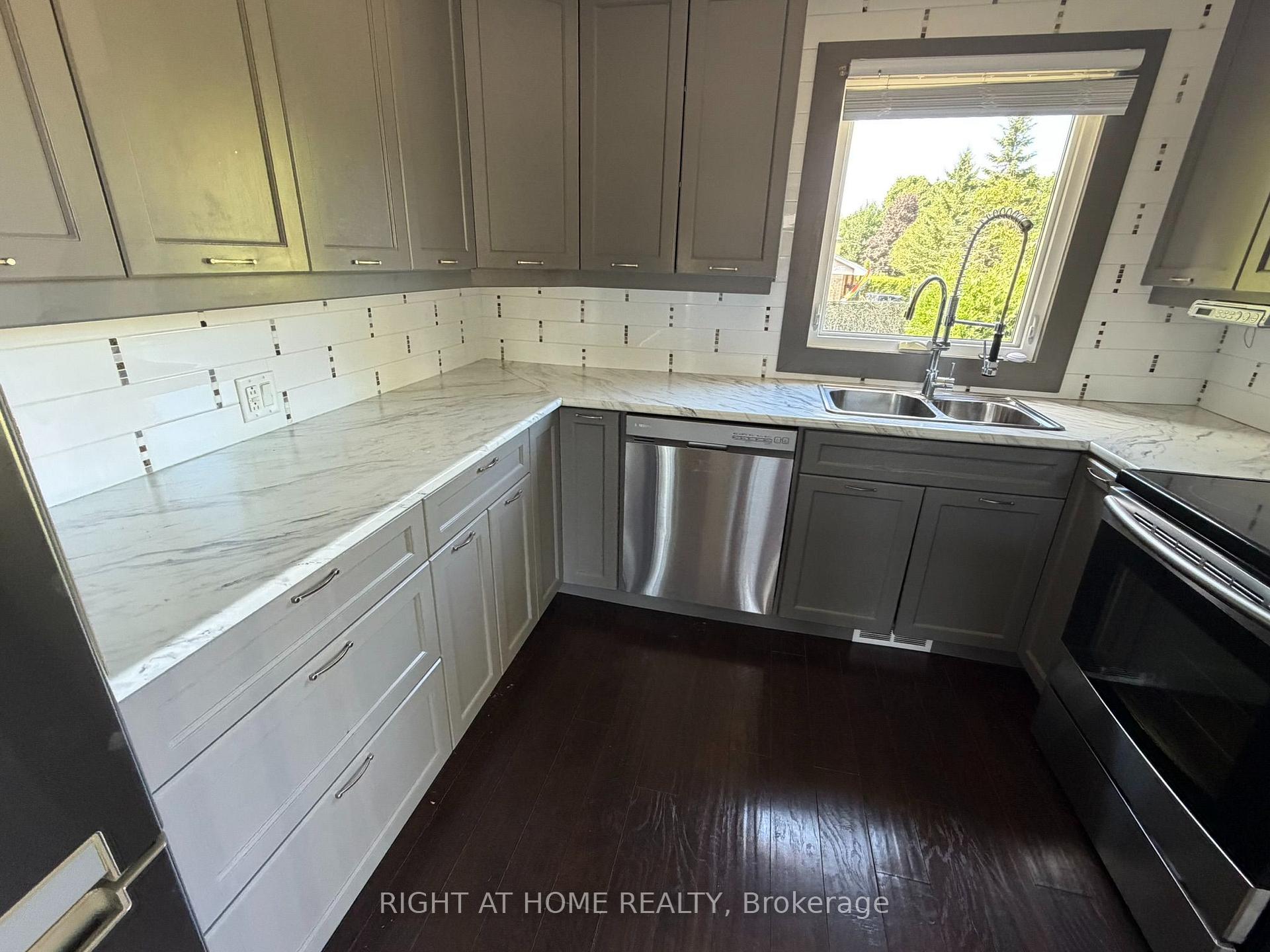 Photo 29 of 144 Baseline Road W, London, South D — HOMEH