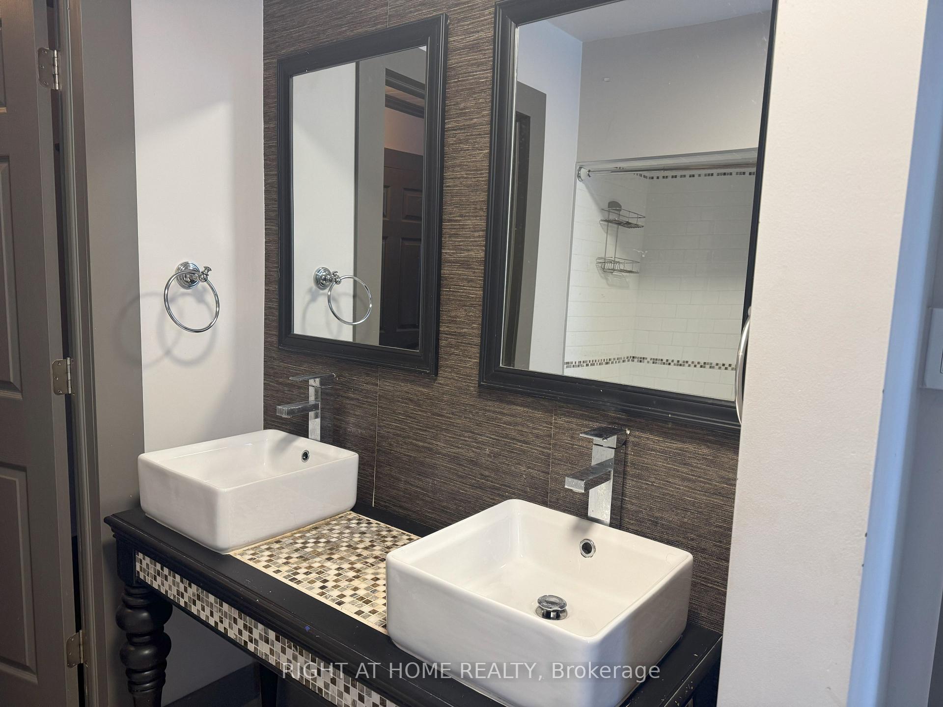 Photo 31 of 144 Baseline Road W, London, South D — HOMEH