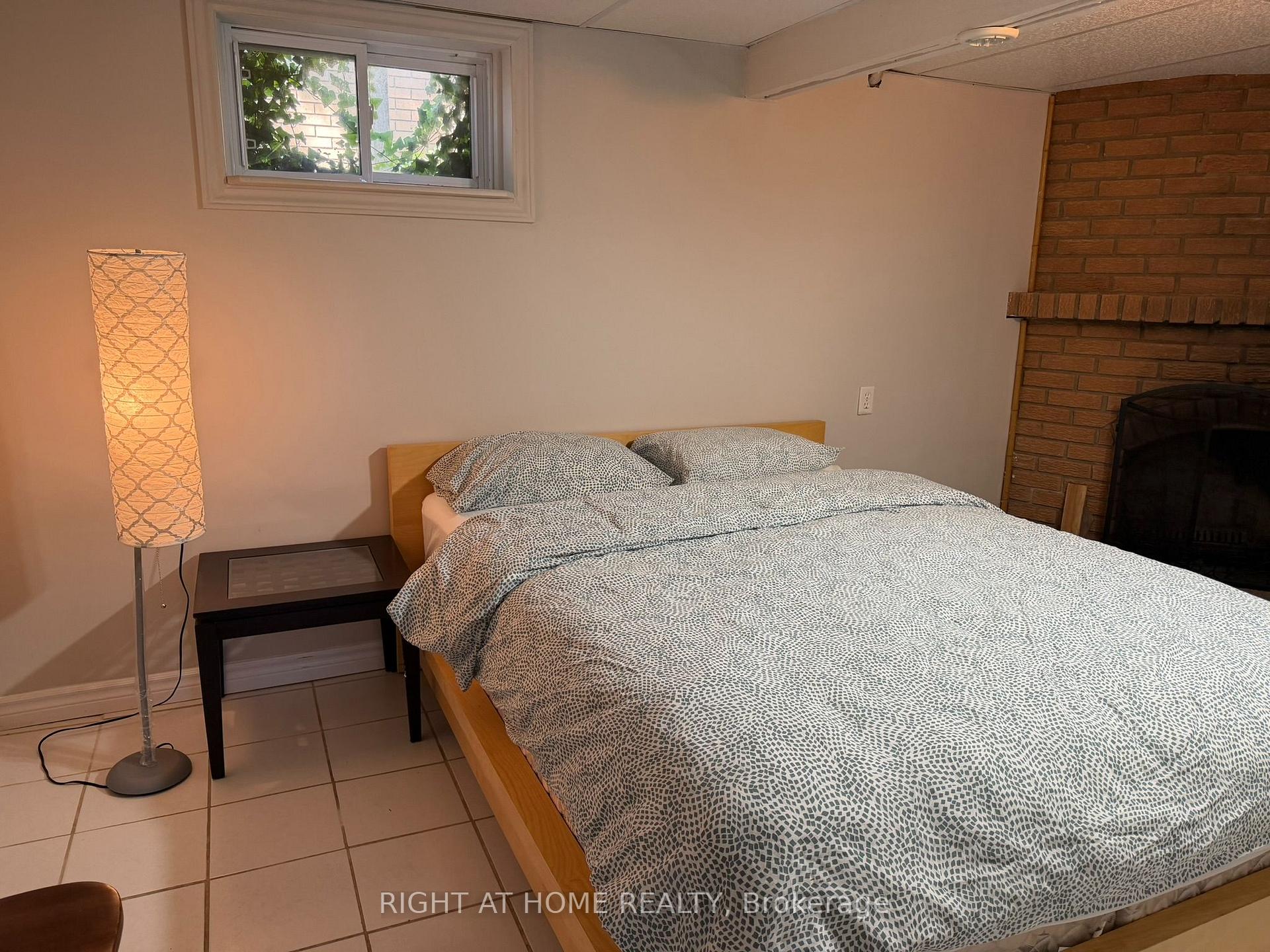 Photo 42 of 144 Baseline Road W, London, South D — HOMEH