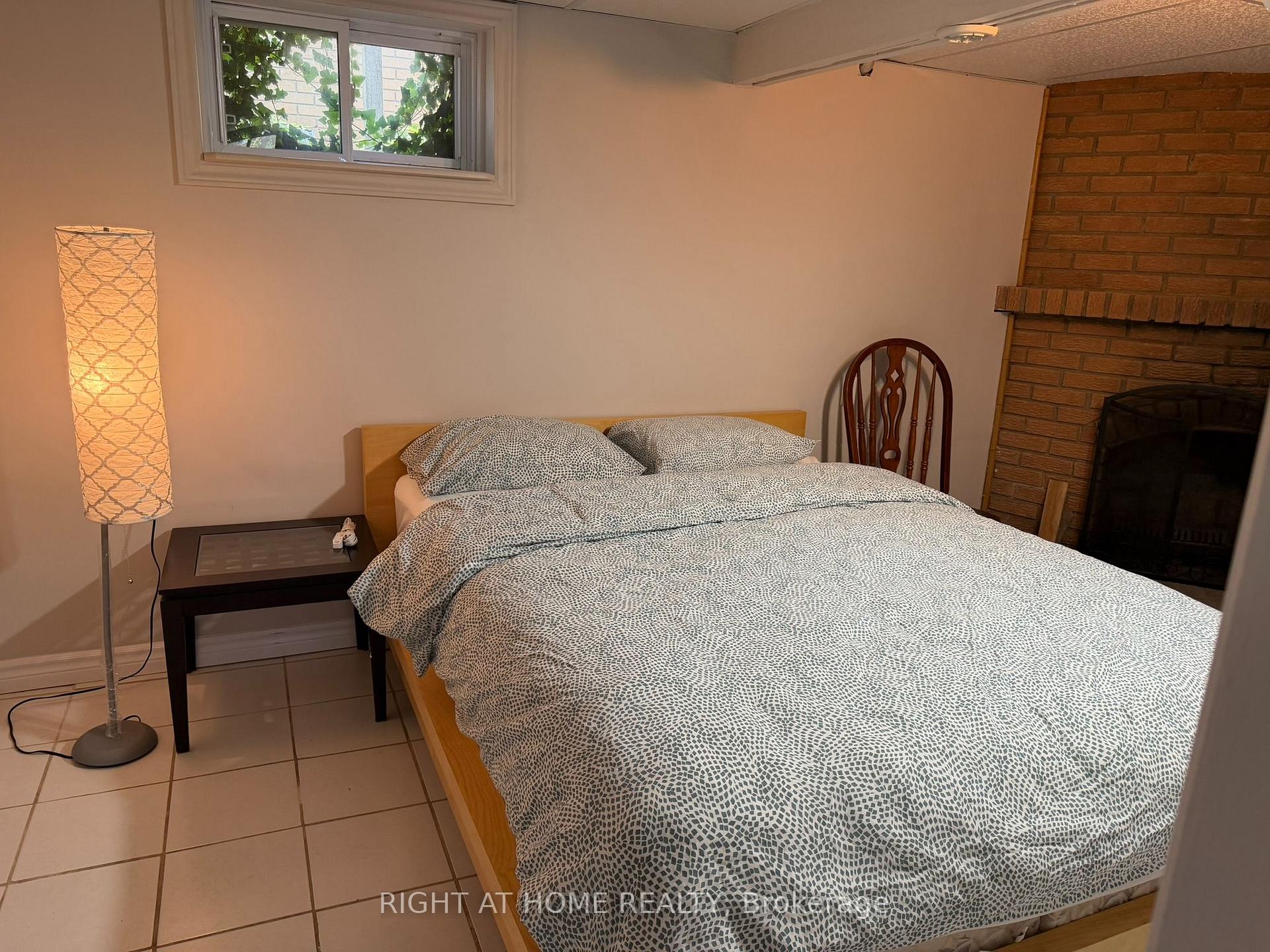 Photo 43 of 144 Baseline Road W, London, South D — HOMEH