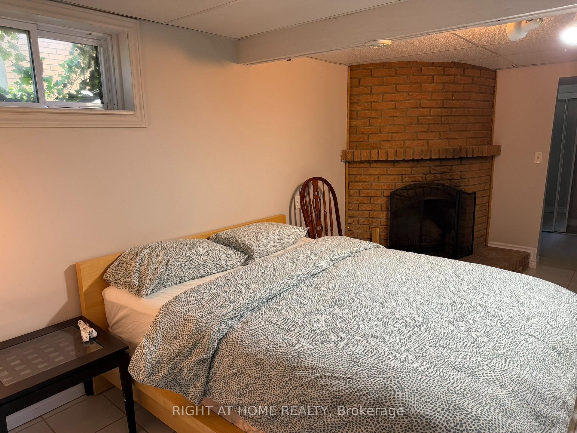 Photo 44 of 144 Baseline Road W, London, South D — HOMEH