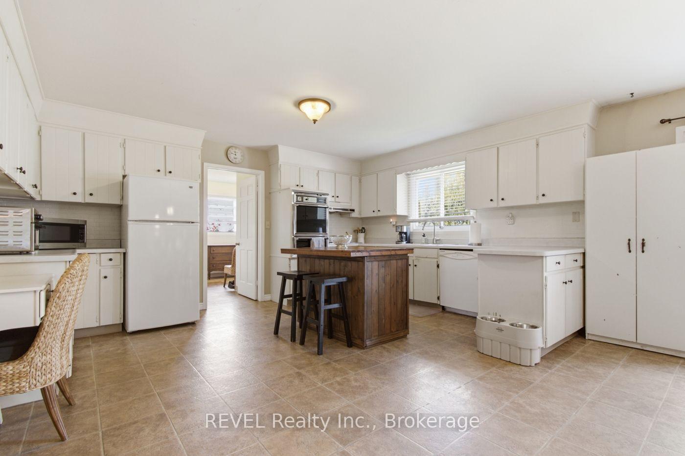Photo 4 of 671 Kilman Road, Pelham, North Pelham — HOMEH
