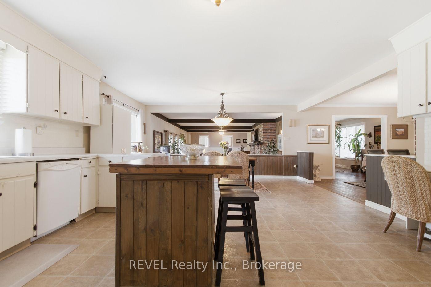 Photo 12 of 671 Kilman Road, Pelham, North Pelham — HOMEH