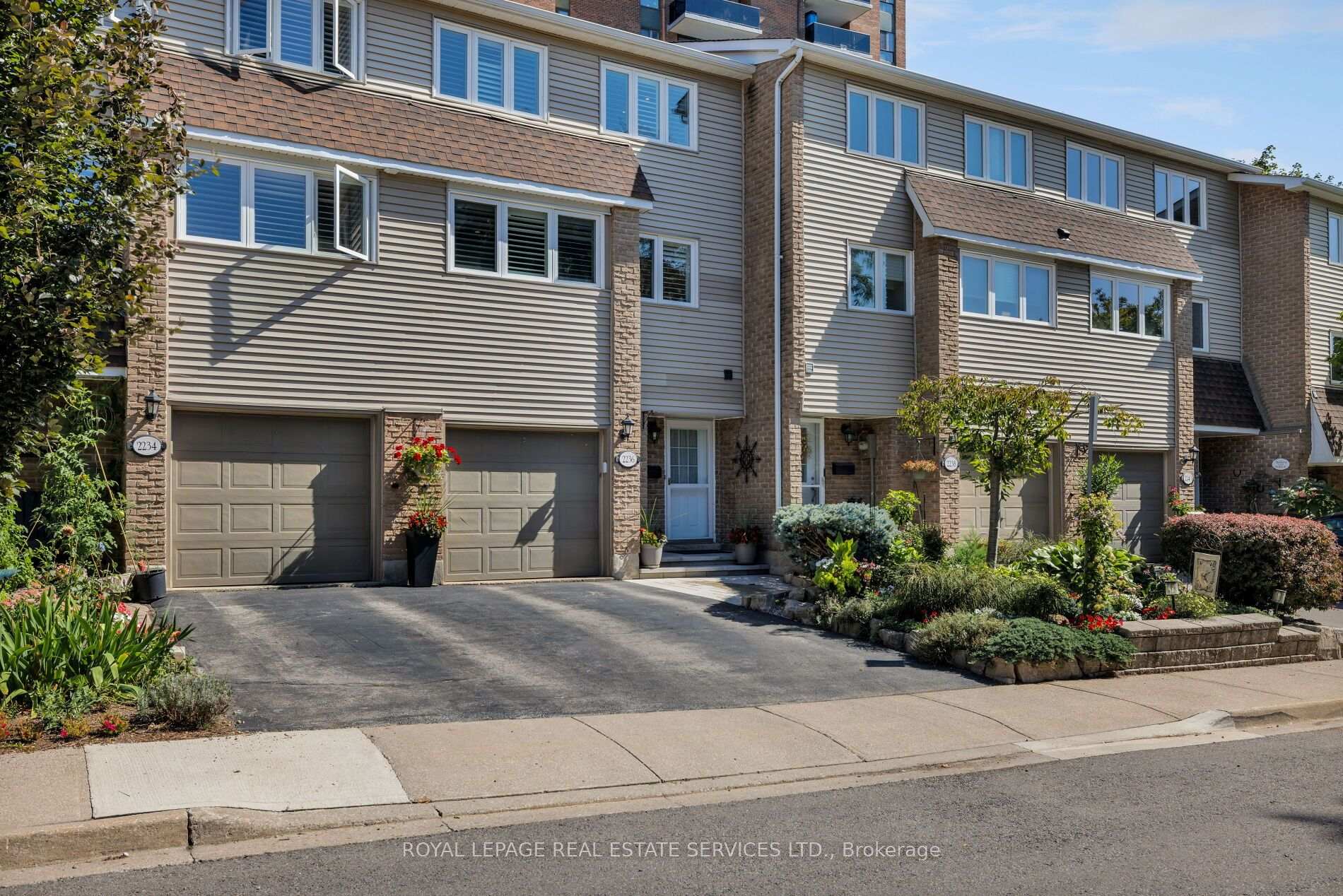 Photo of Unit 2236, 2236 Marine Drive