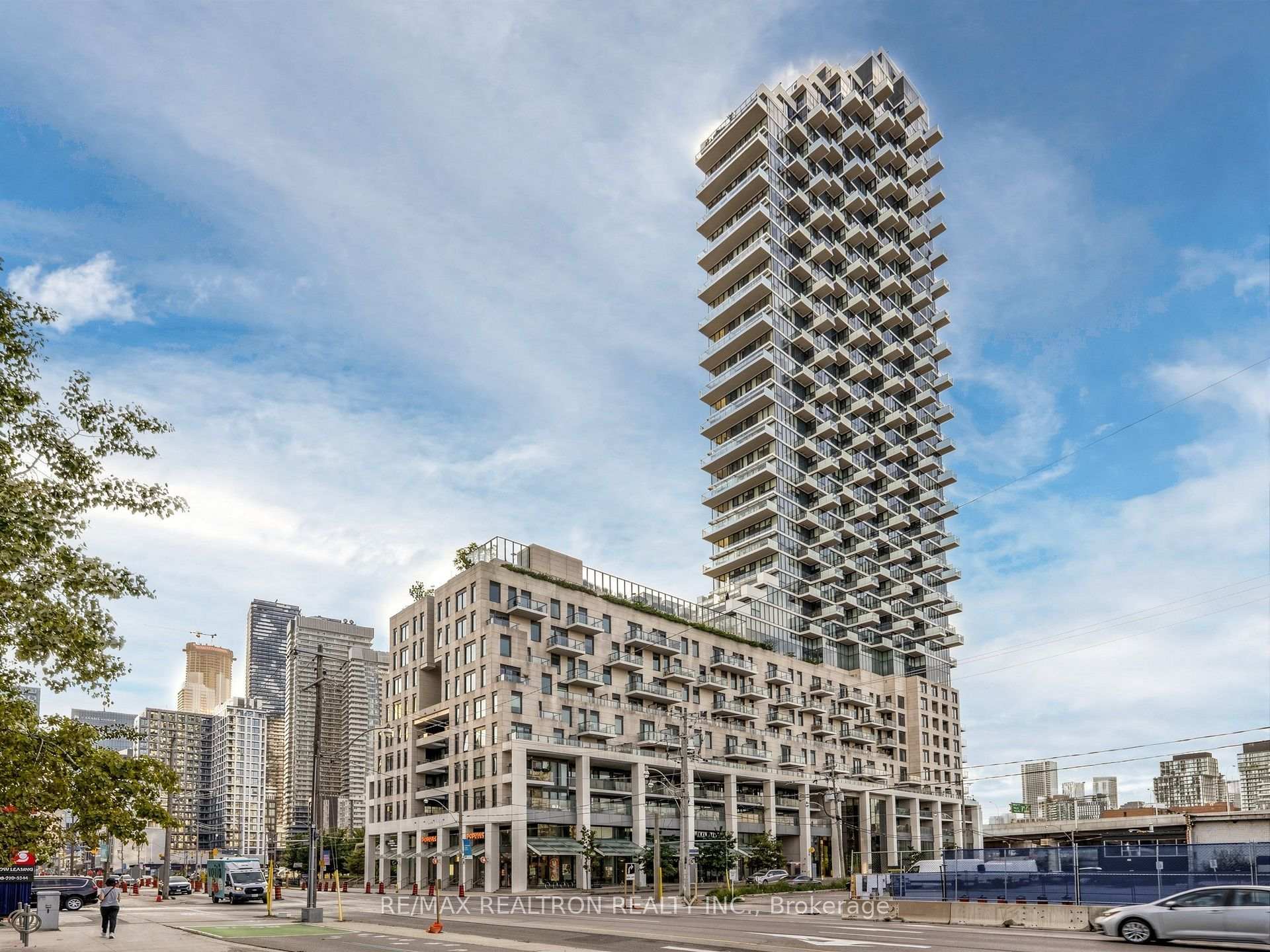 Photo 3 of Unit #906, 12 Bonnycastle Street, Toronto, Waterfront Communities — HOMEH