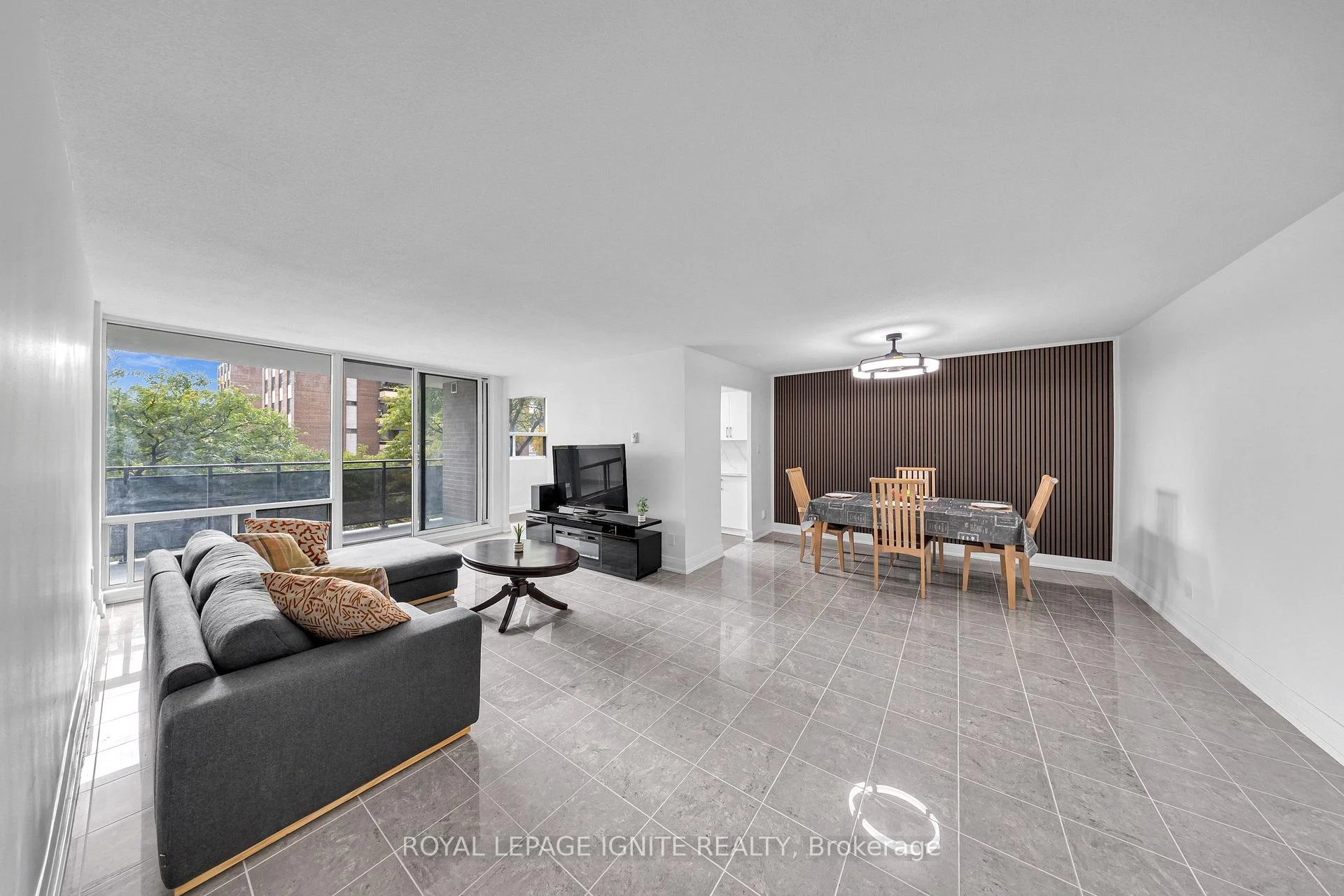 Photo 6 of Unit 303, 20 Gilder Drive, Scarborough, Eglinton East — HOMEH