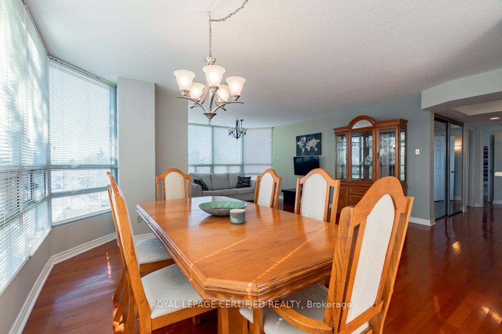 Photo 6 of Unit 304, 320 Mill Street S, Brampton, Brampton South — HOMEH