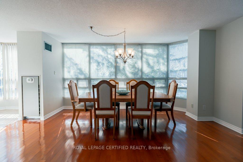 Photo 7 of Unit 304, 320 Mill Street S, Brampton, Brampton South — HOMEH