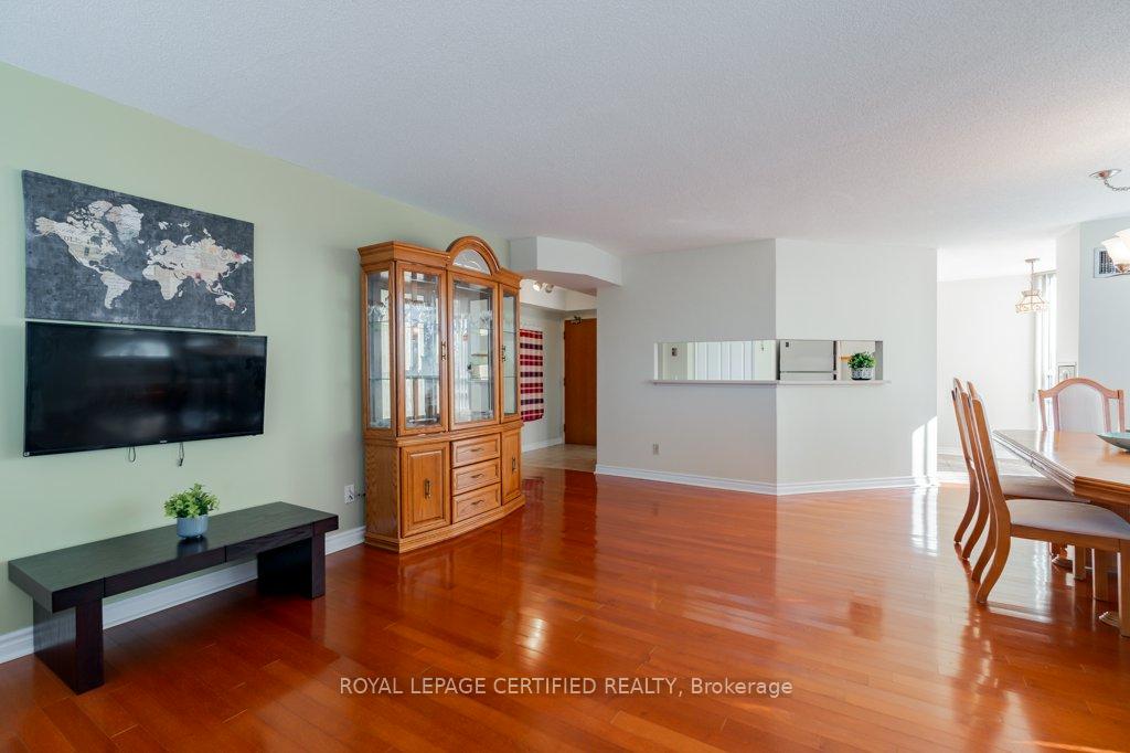 Photo 8 of Unit 304, 320 Mill Street S, Brampton, Brampton South — HOMEH