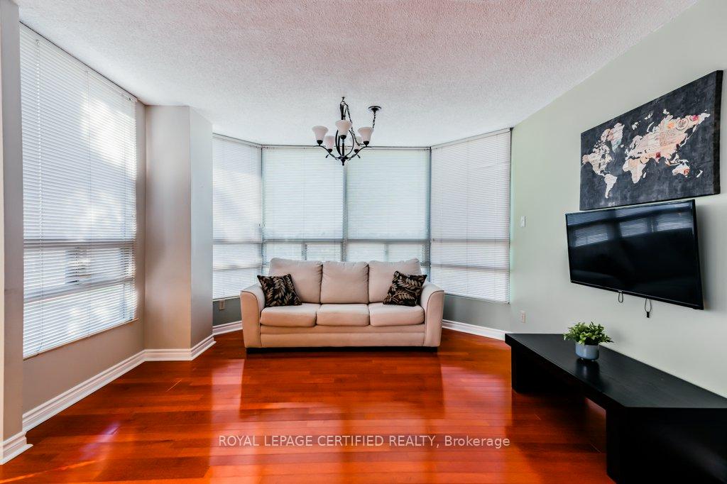 Photo 10 of Unit 304, 320 Mill Street S, Brampton, Brampton South — HOMEH