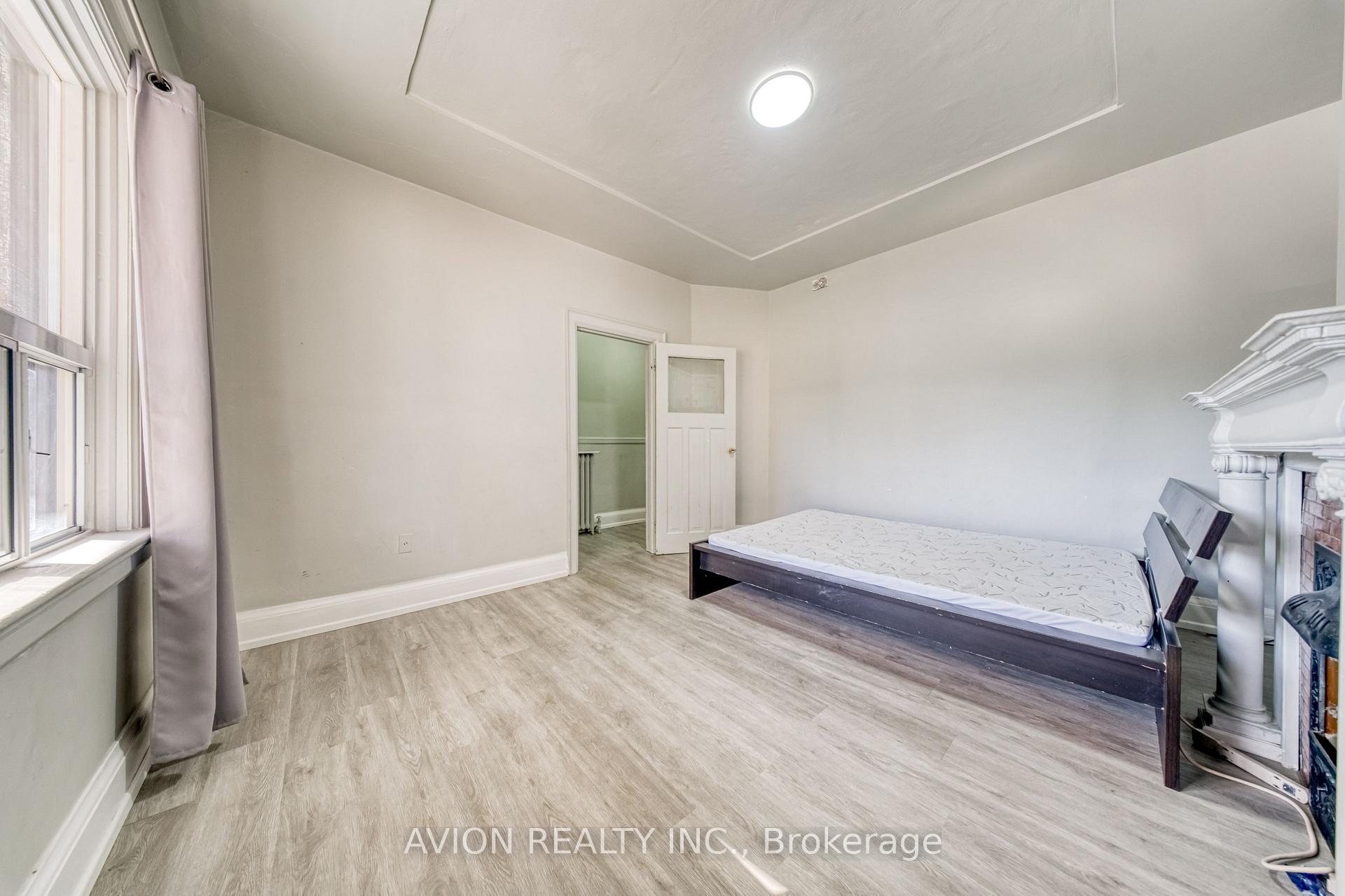 Photo 11 of 54 Ryerson Avenue, Toronto, Kensington-Chinatown — HOMEH