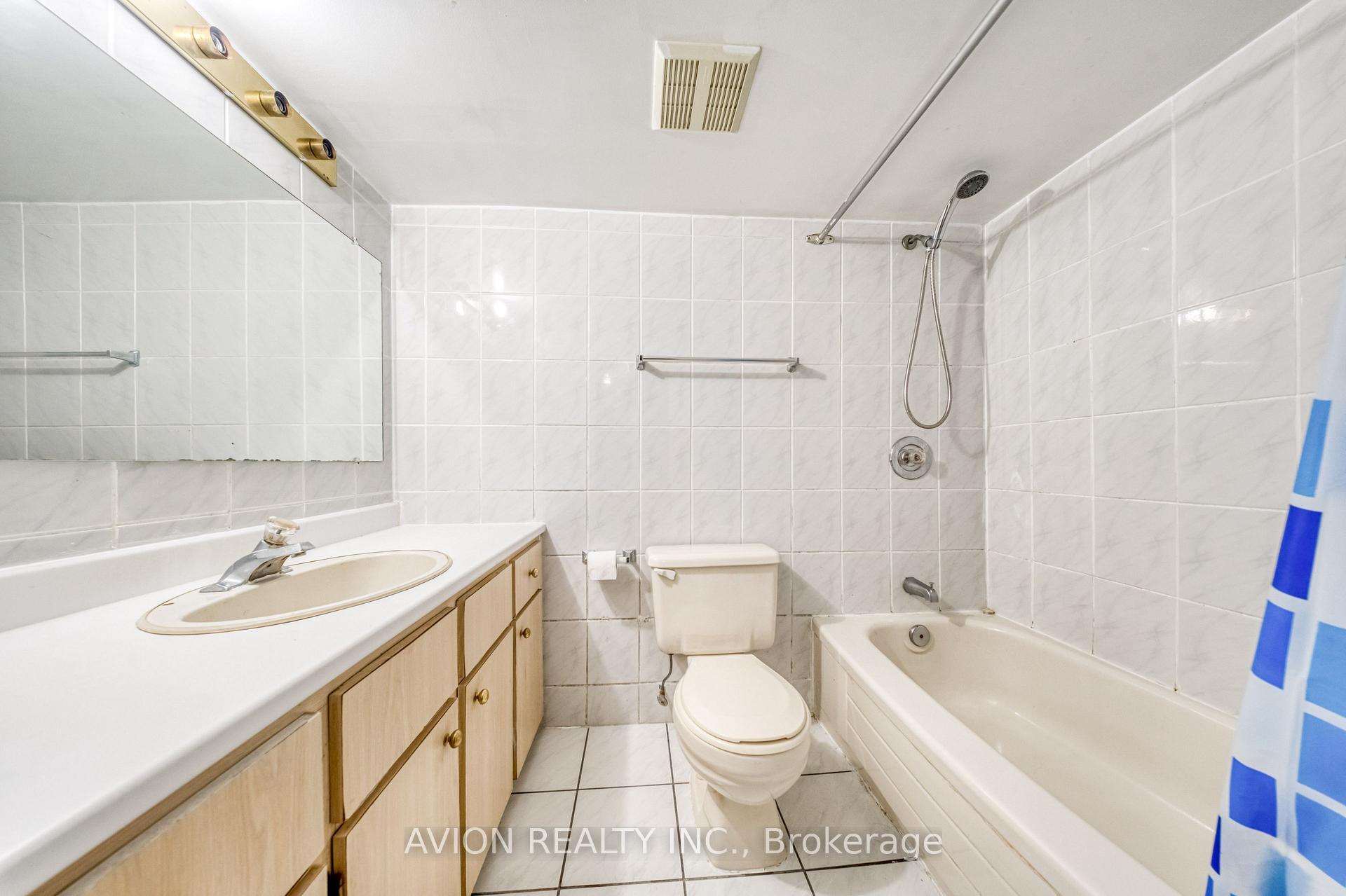 Photo 33 of 54 Ryerson Avenue, Toronto, Kensington-Chinatown — HOMEH