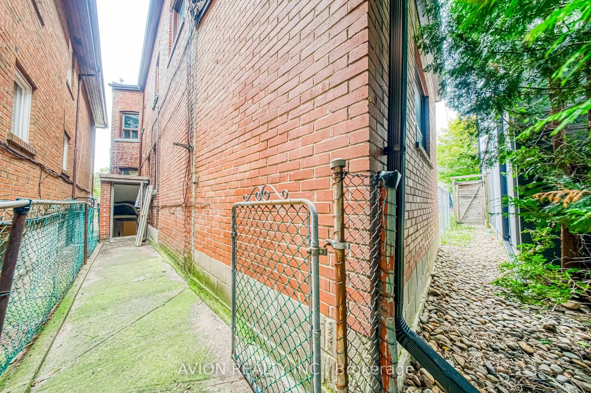 Photo 36 of 54 Ryerson Avenue, Toronto, Kensington-Chinatown — HOMEH