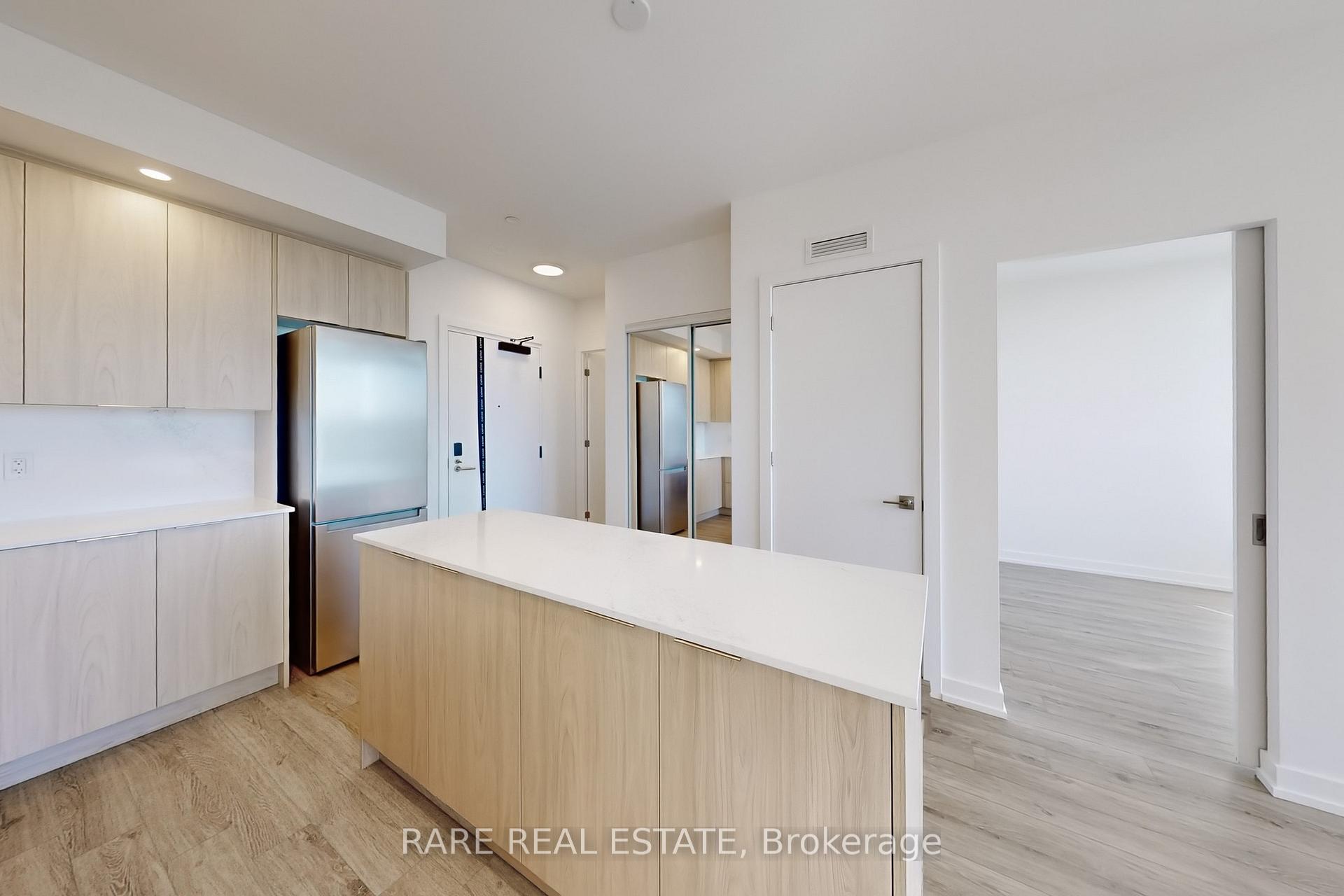Photo 6 of Unit 631, 2501 Saw Whet Boulevard, Oakville, Glen Abbey — HOMEH