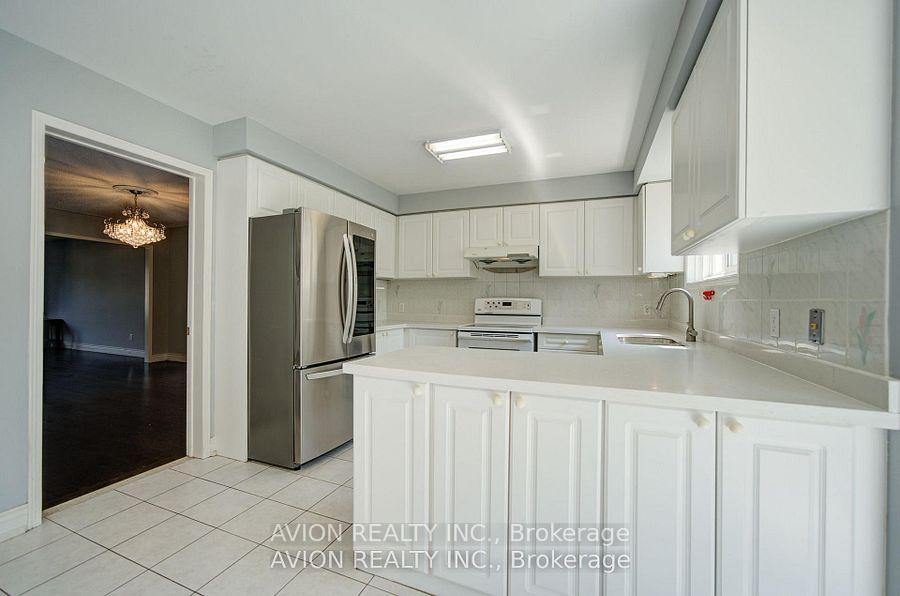Photo 6 of 29 Charrington Crescent, Markham, Unionville — HOMEH
