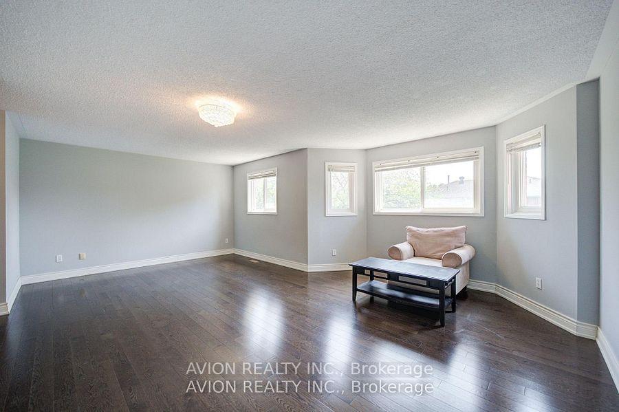 Photo 9 of 29 Charrington Crescent, Markham, Unionville — HOMEH