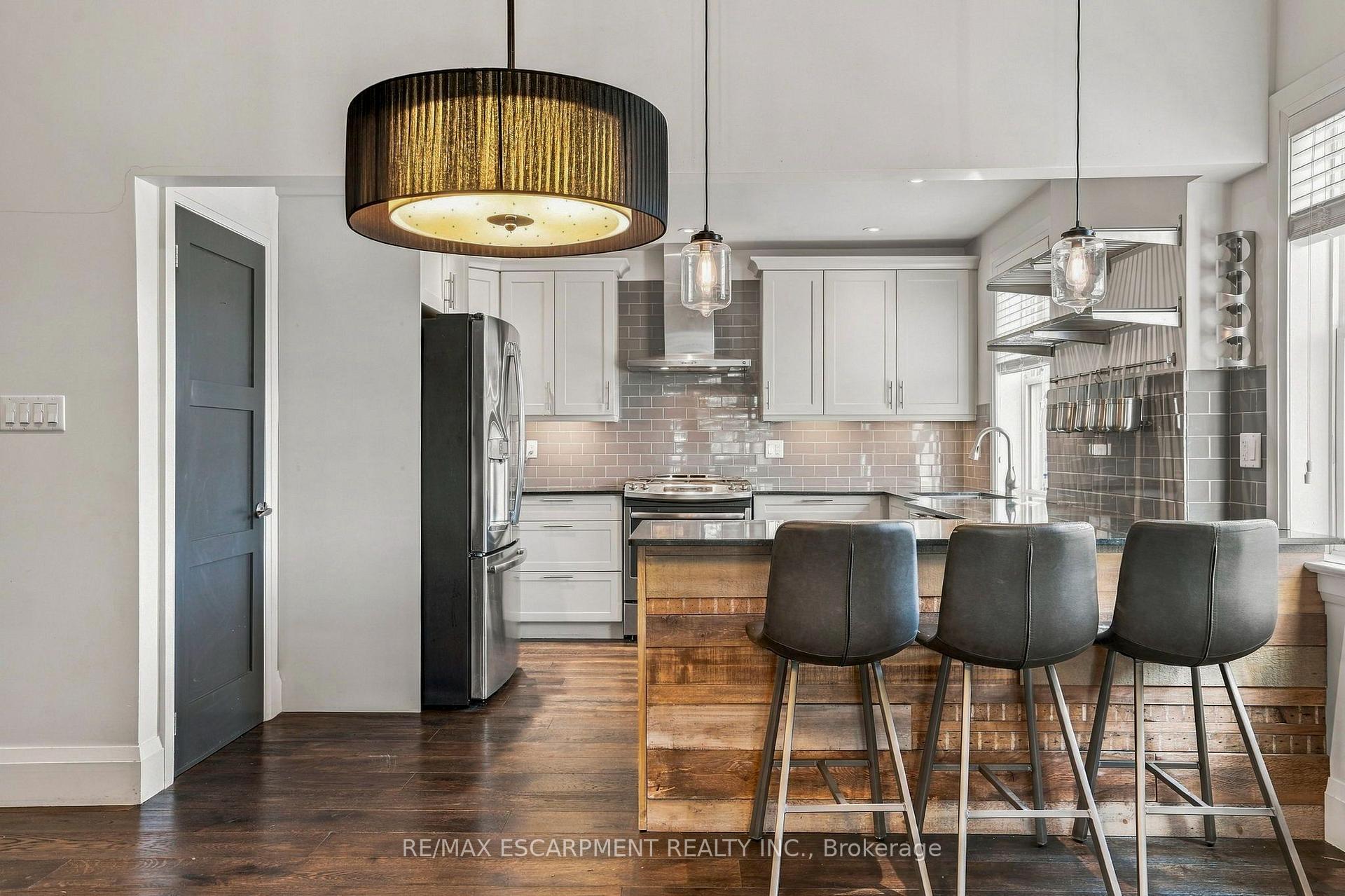 Photo 11 of Unit 4, 172 1/2 James Street N, Hamilton, Corktown — HOMEH