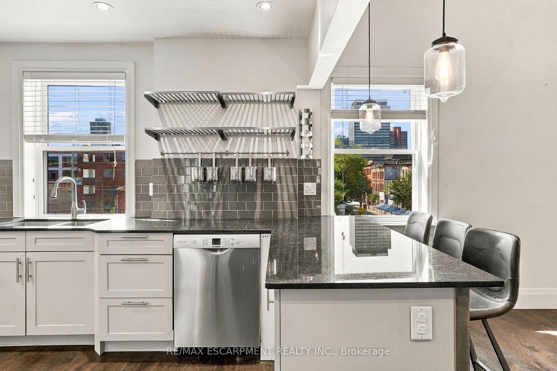 Photo 15 of Unit 4, 172 1/2 James Street N, Hamilton, Corktown — HOMEH