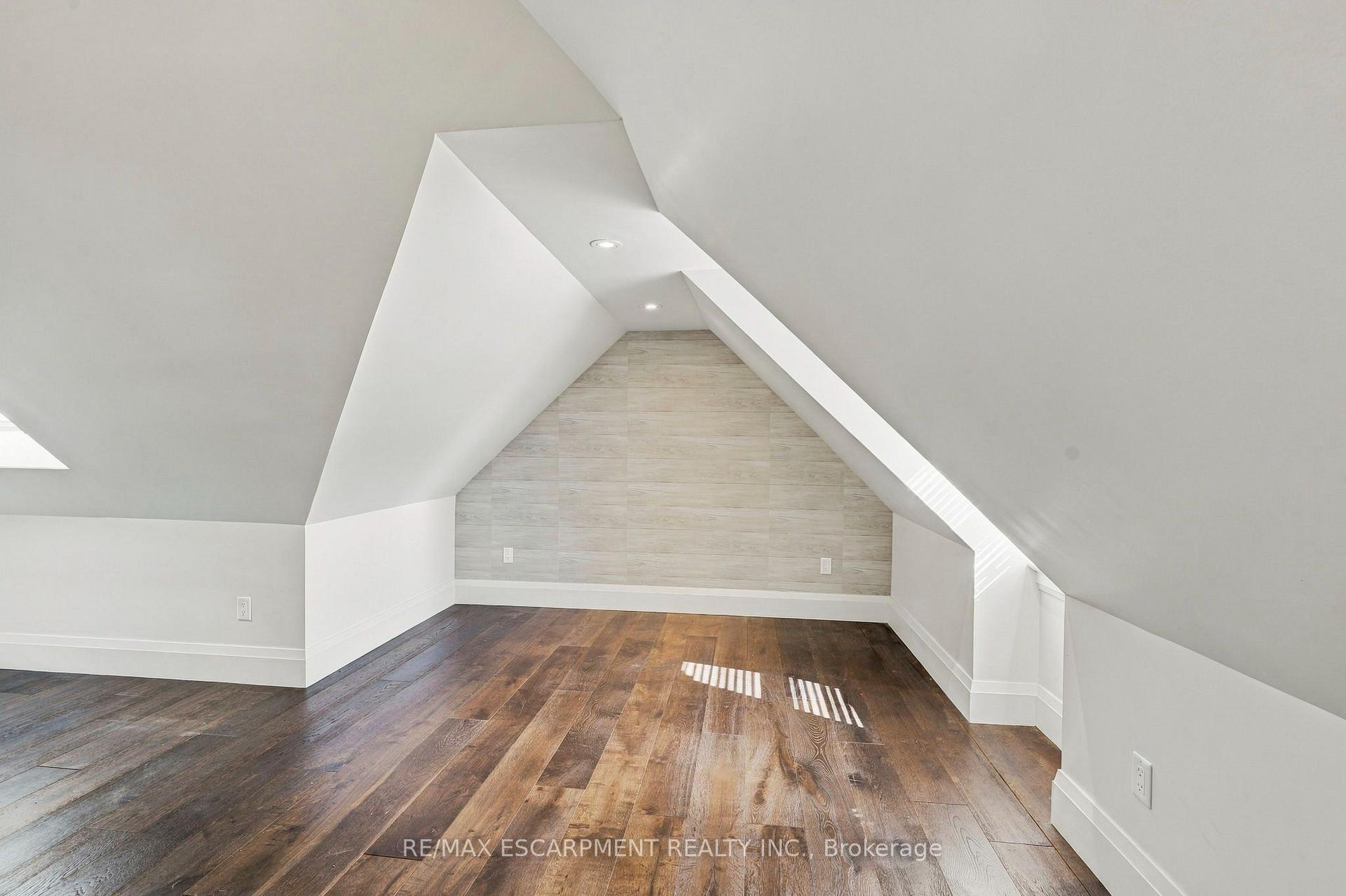 Photo 45 of Unit 4, 172 1/2 James Street N, Hamilton, Corktown — HOMEH