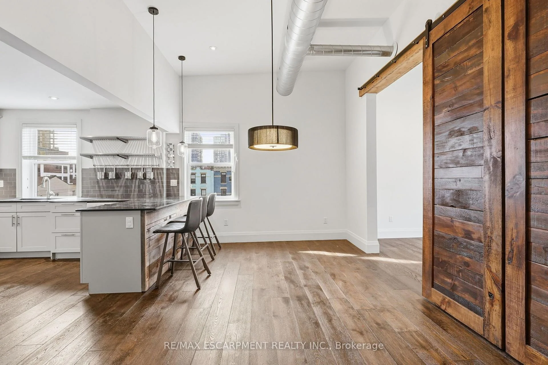 Photo 14 of Unit 4, 172 1/2 James Street N, Hamilton, Corktown — HOMEH